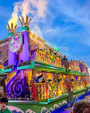 Floats San Antonio